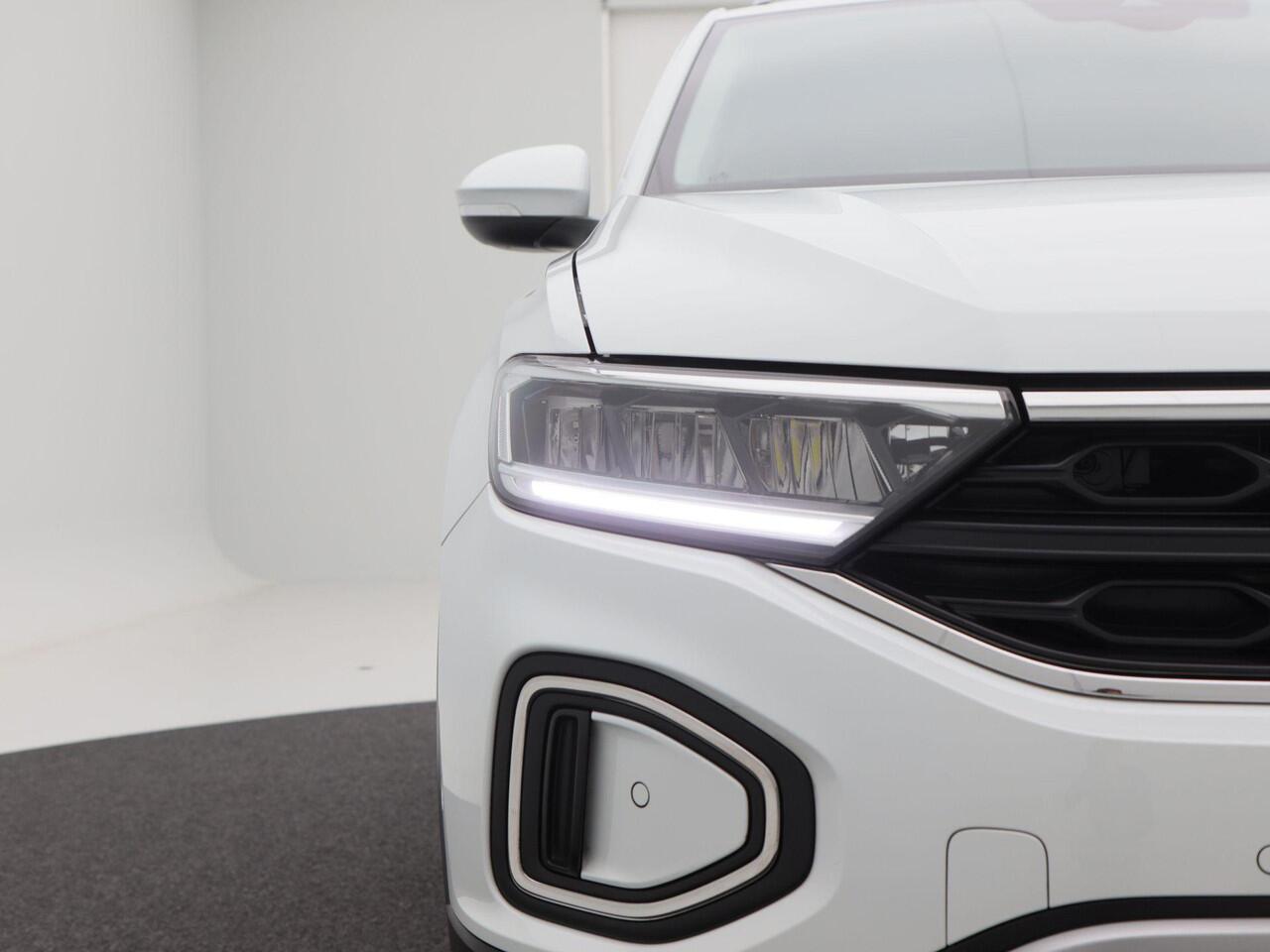 Volkswagen T-Roc 1.0 TSi 110 Pk Life Business | Carplay | Parkeersensoren | Stoel Verwarming | Leder Stuur | Climate Control | Digitaal Dashboard | LED | 16 Inch | 73.415 Km