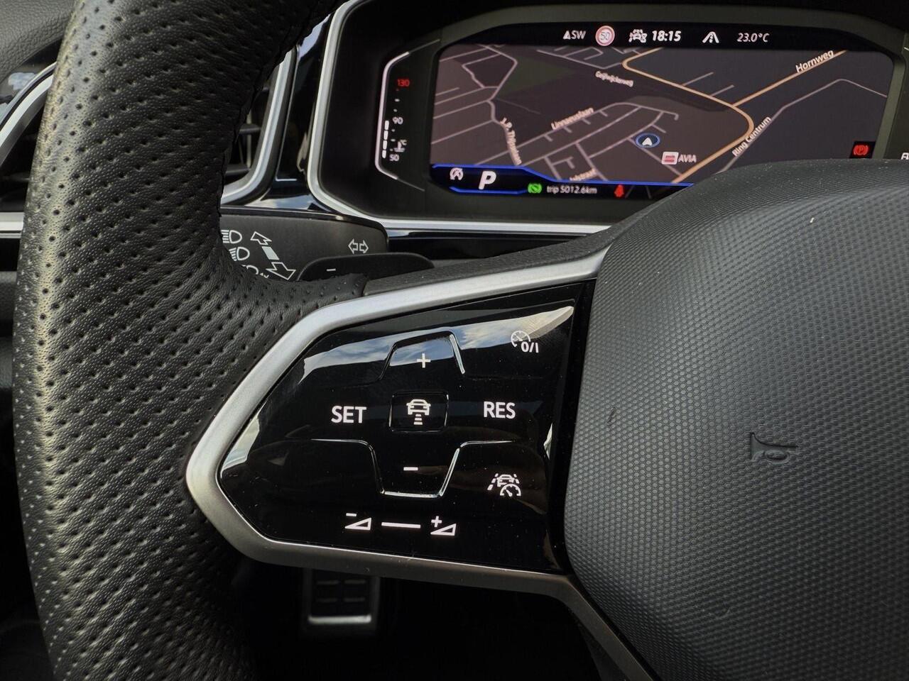 Volkswagen T-Roc 1.5 TSI 3x R-Line VOL/IQ Light/Pano/Keyless/