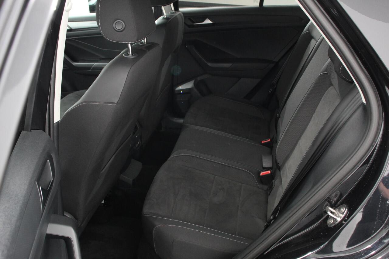 Volkswagen T-Roc 1.5 TSI 150pk DSG Style Consignatie auto Navigatie Climate Control Parkeer sensoren Adaptive Cruise Control Led Dab