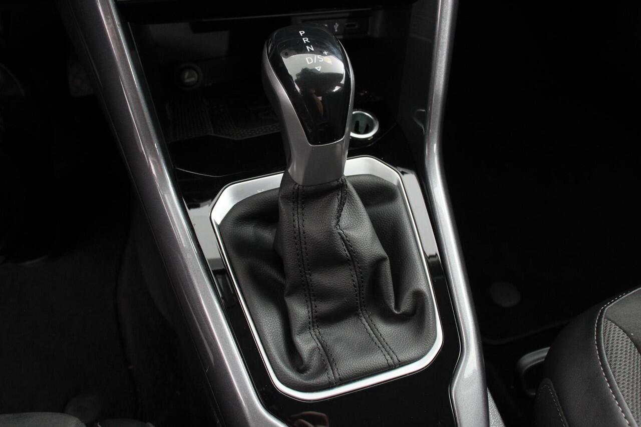 Volkswagen T-Roc 1.5 TSI 150pk DSG Style Consignatie auto Navigatie Climate Control Parkeer sensoren Adaptive Cruise Control Led Dab