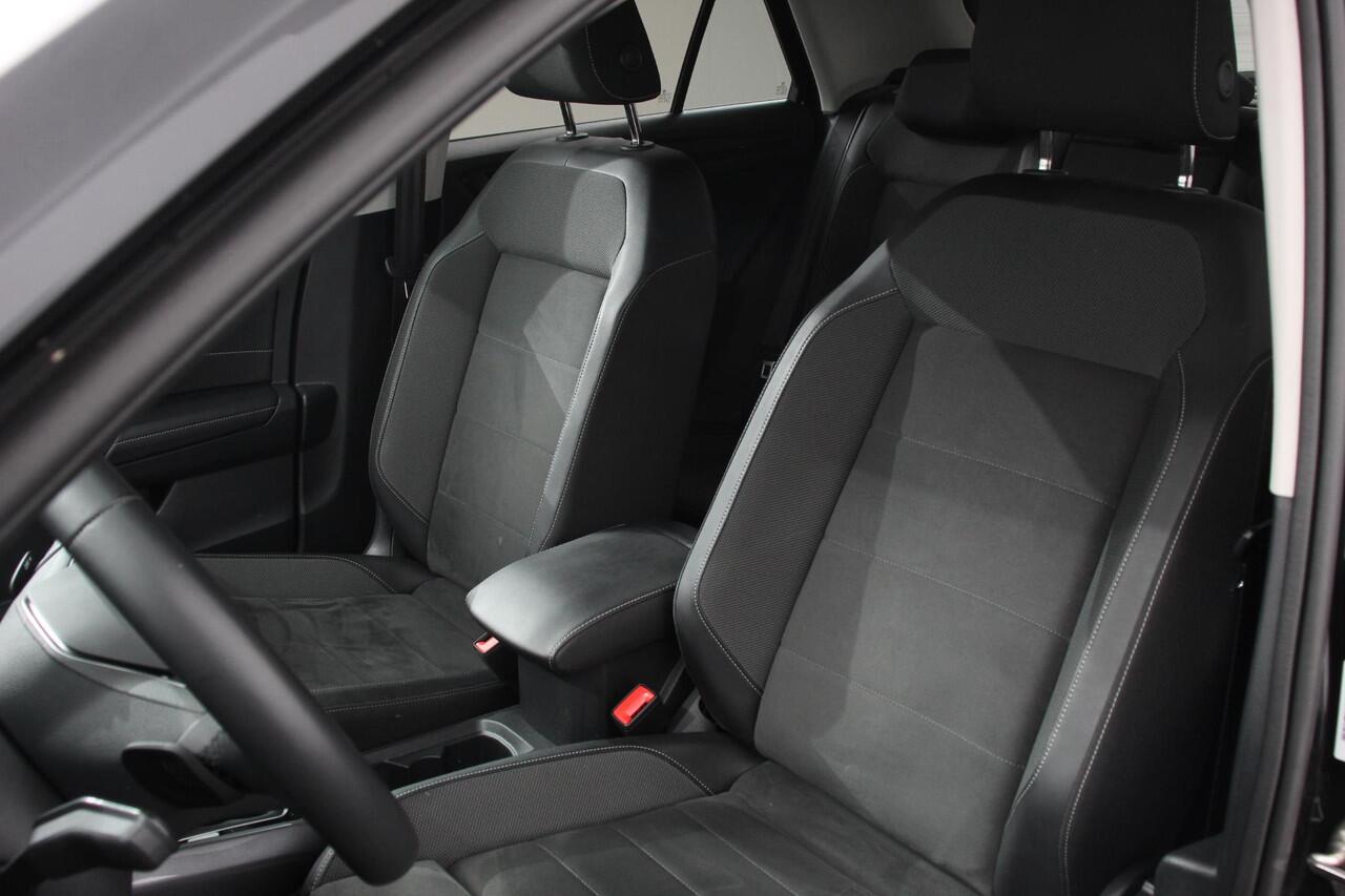 Volkswagen T-Roc 1.5 TSI 150pk DSG Style Consignatie auto Navigatie Climate Control Parkeer sensoren Adaptive Cruise Control Led Dab