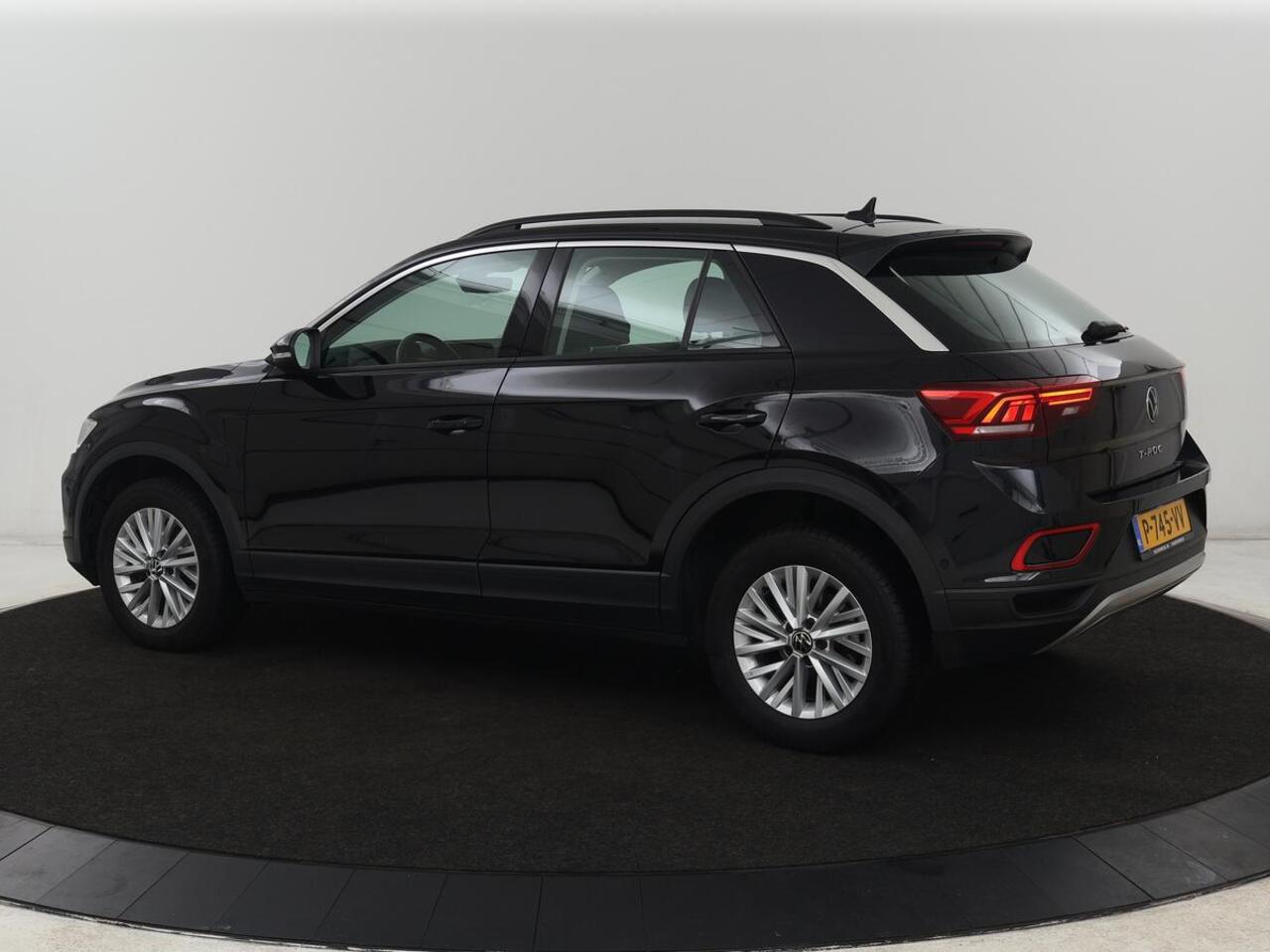 Volkswagen T-Roc 1.5 TSI Life Business | Stoelverwarming | Camera | Virtual Cockpit | Carplay | Full LED | Adaptive cruise | Navigatie | Park Assist | Climate control | DAB | Bluetooth