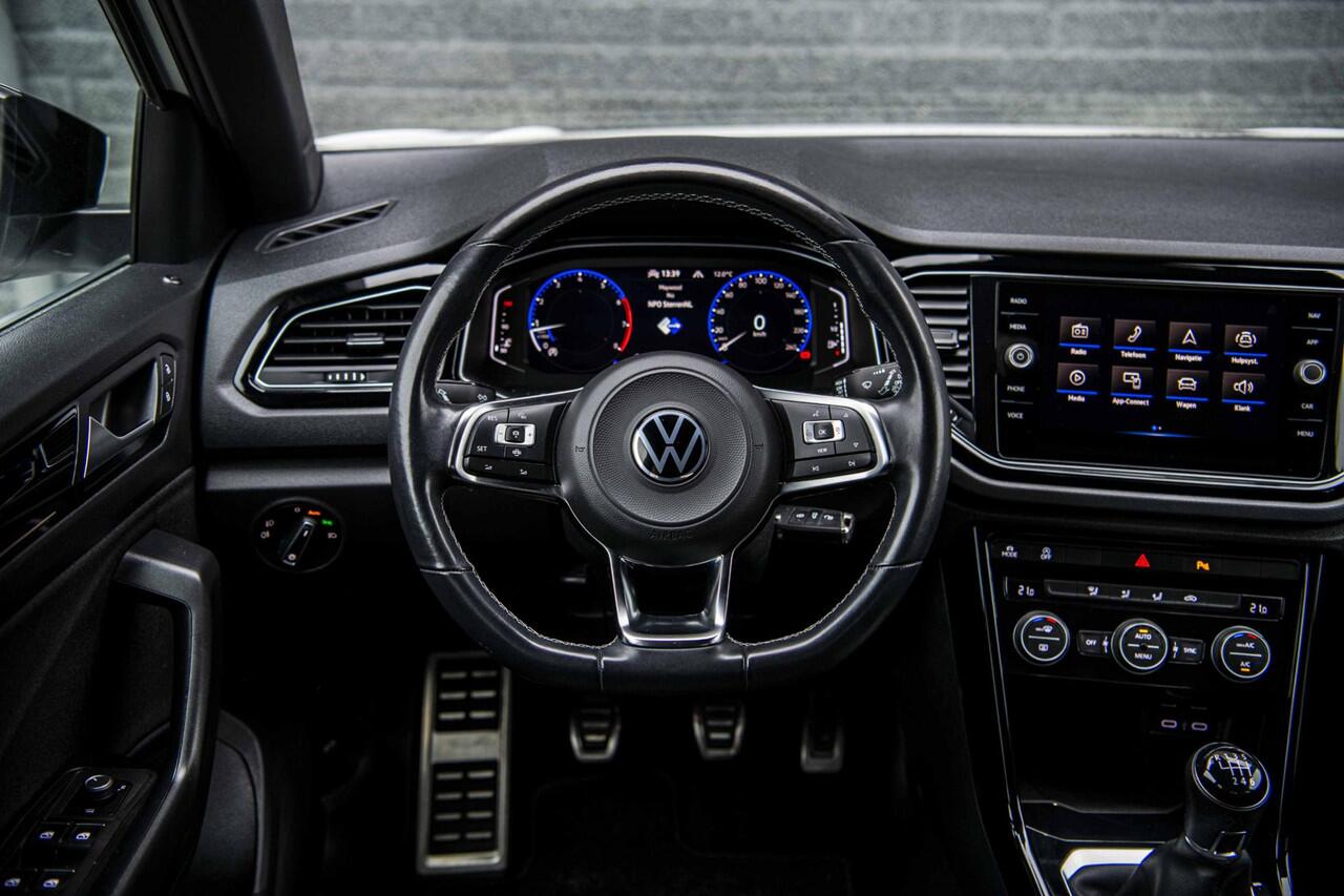 Volkswagen T-Roc 1.5 TSi 150 pk Sport + | Black Style | Full LED | Navigatie