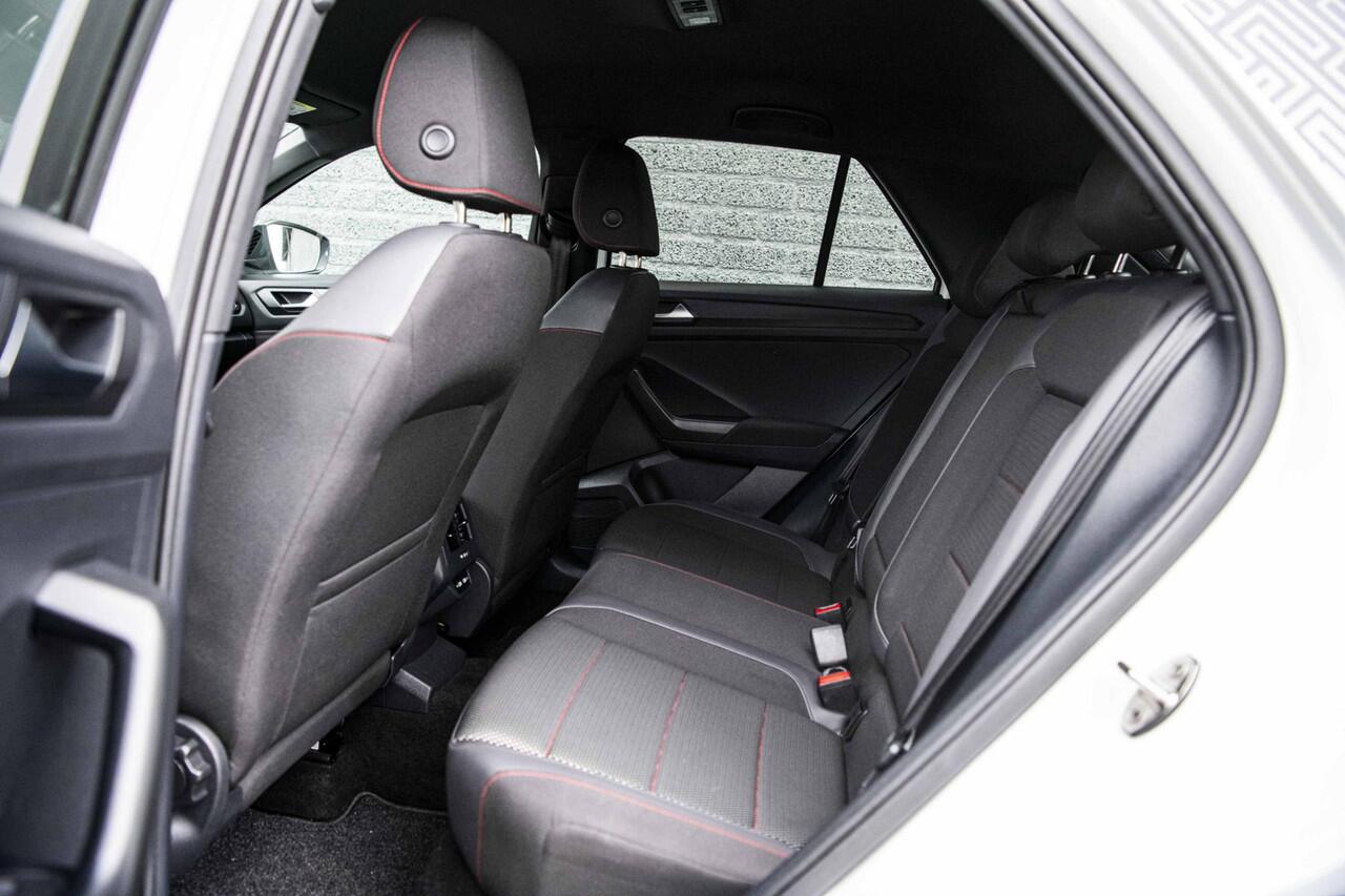 Volkswagen T-Roc 1.5 TSi 150 pk Sport + | Black Style | Full LED | Navigatie