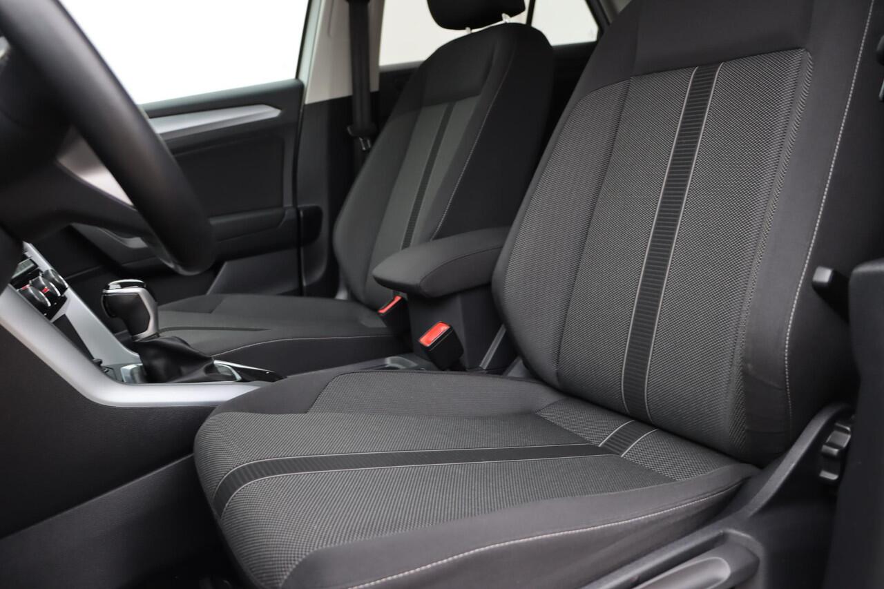 Volkswagen T-Roc 1.5 TSI Life 150pk DSG7 | IQ. Drive | Stoelverwarming | Sensoren | Carplay