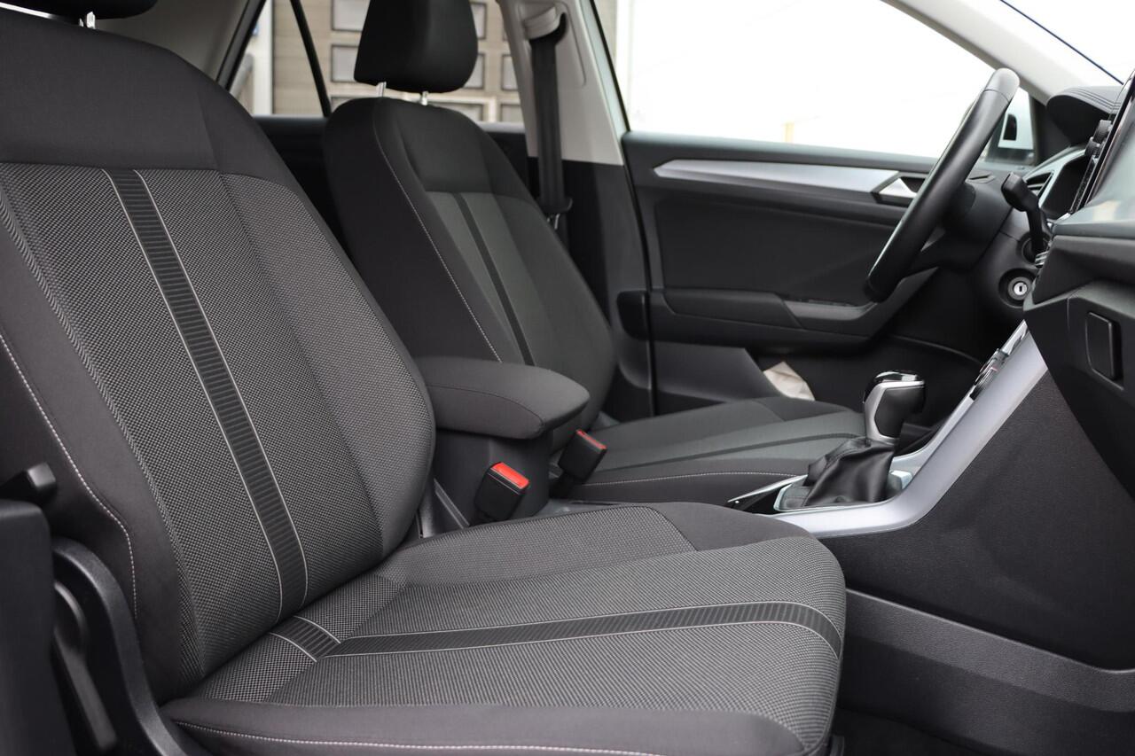 Volkswagen T-Roc 1.5 TSI Life 150pk DSG7 | IQ. Drive | Stoelverwarming | Sensoren | Carplay