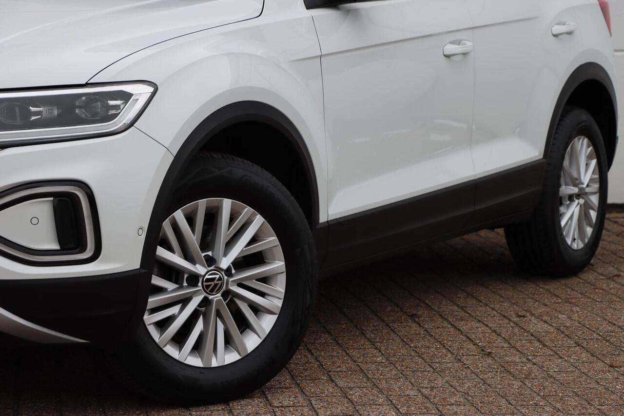 Volkswagen T-Roc 1.5 TSI Life 150pk DSG7 | IQ. Drive | Stoelverwarming | Sensoren | Carplay