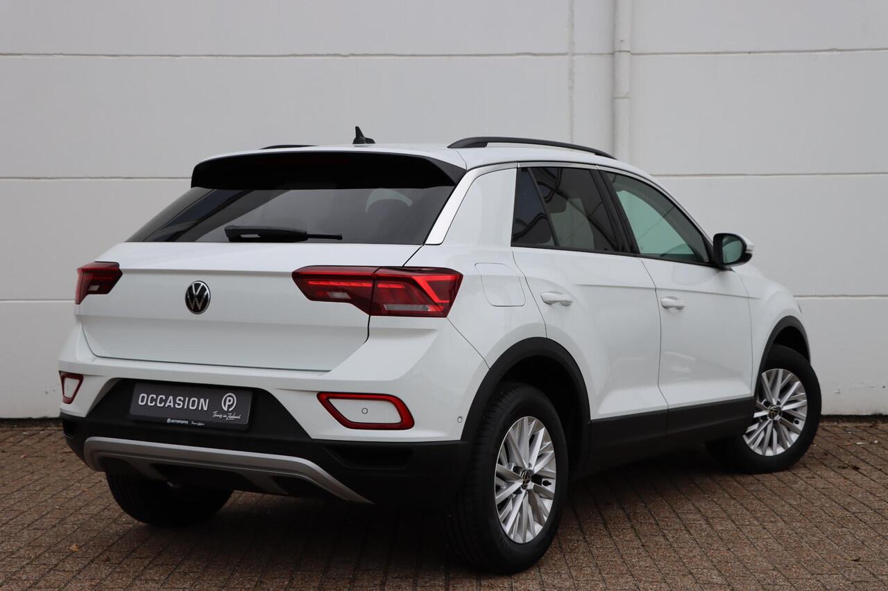 Volkswagen T-Roc 1.5 TSI Life 150pk DSG7 | IQ. Drive | Stoelverwarming | Sensoren | Carplay