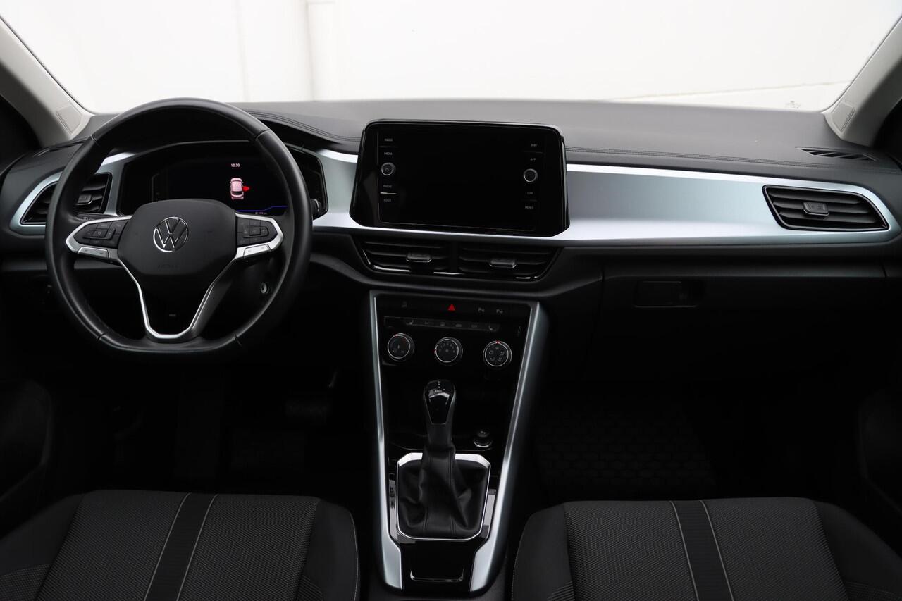 Volkswagen T-Roc 1.5 TSI Life 150pk DSG7 | IQ. Drive | Stoelverwarming | Sensoren | Carplay