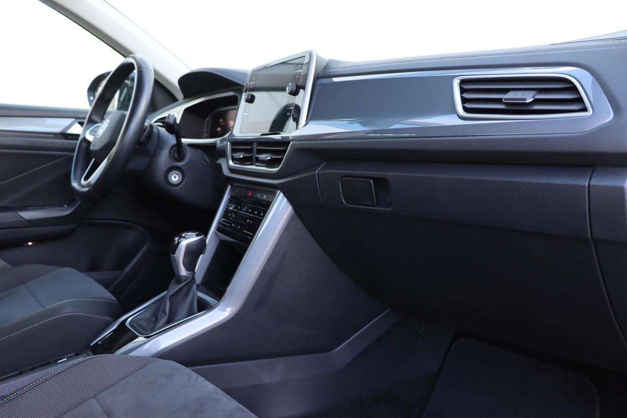 Volkswagen T-Roc 1.5 TSI Style 150pk DSG7 | Stoelverwarming | parkassist | Carplay | IQ. Drive