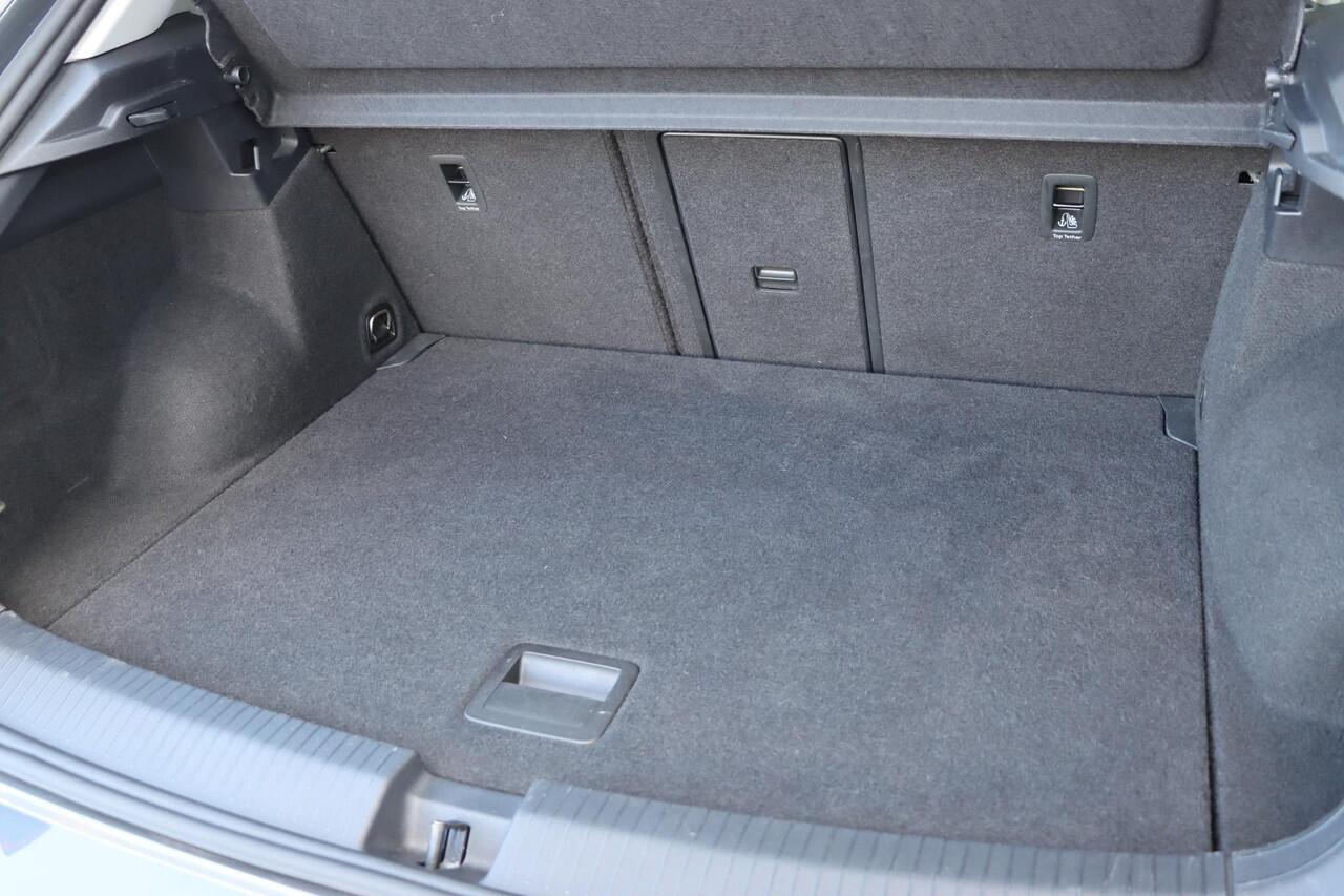 Volkswagen T-Roc 1.5 TSI Style 150pk DSG7 | Stoelverwarming | parkassist | Carplay | IQ. Drive