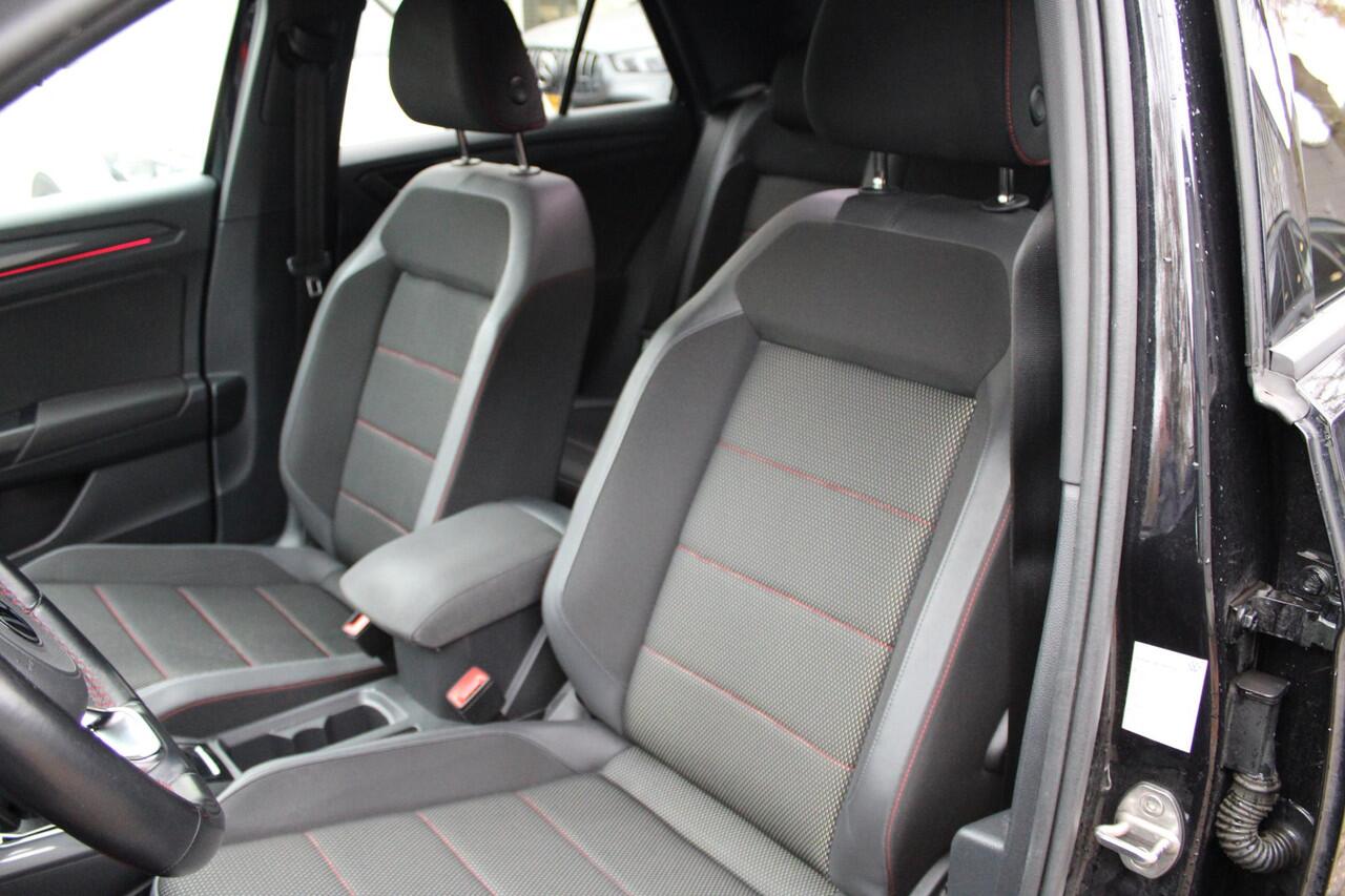 Volkswagen T-Roc 1.5 TSI DSG 2x R-line - LED - Trekhaak