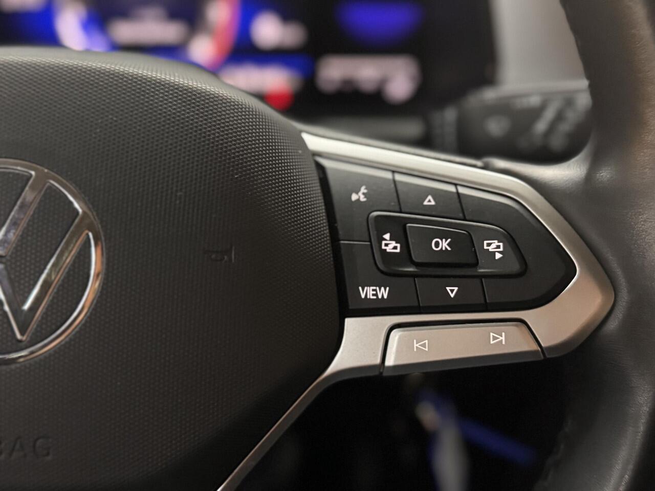 Volkswagen T-Roc 1.0 TSI Life Navi Climat Adap Cruise Stoelverwarming Didi Dash Parking pack Dealeronderhouden