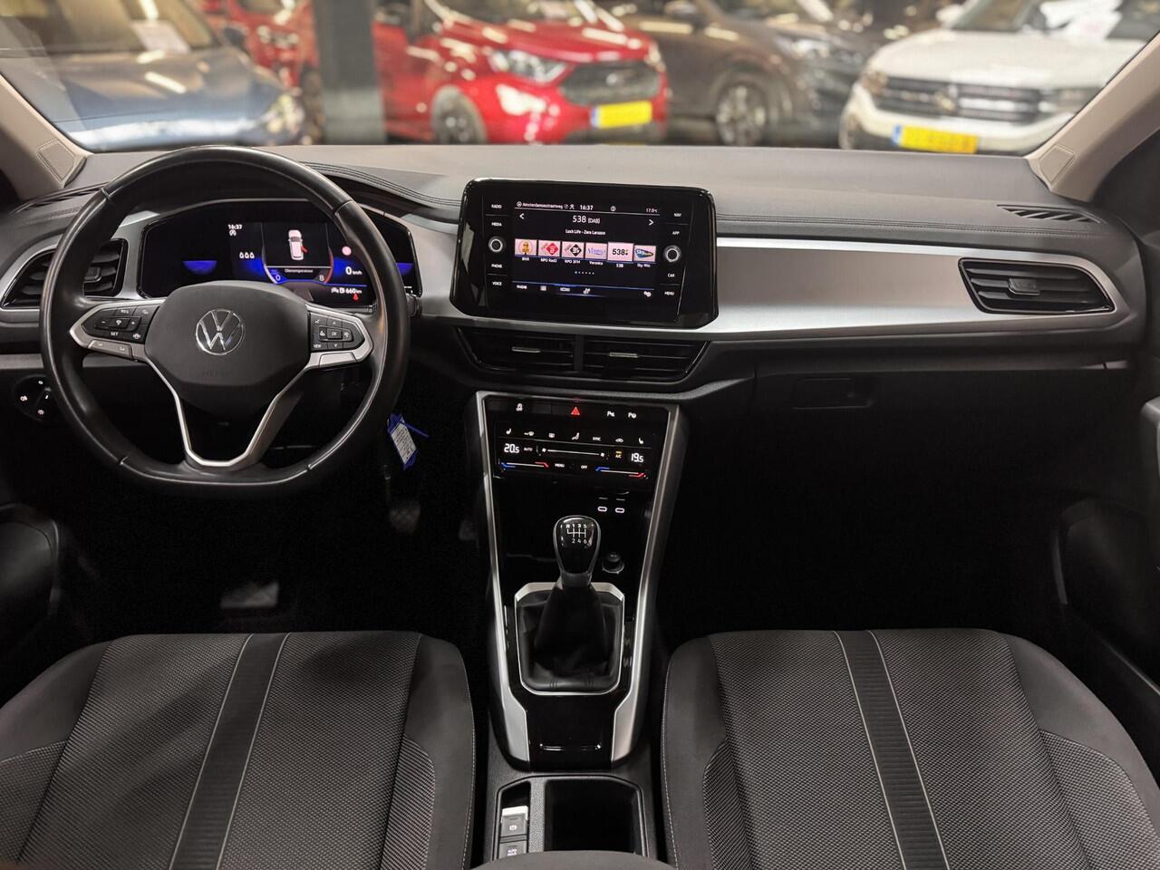 Volkswagen T-Roc 1.0 TSI Life Navi Climat Adap Cruise Stoelverwarming Didi Dash Parking pack Dealeronderhouden