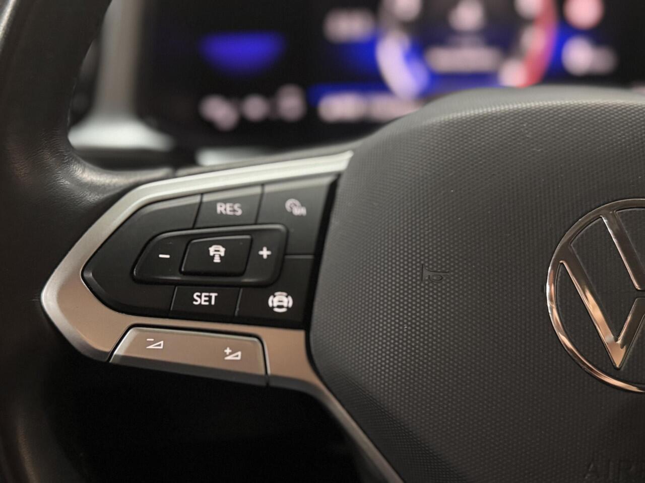 Volkswagen T-Roc 1.0 TSI Life Navi Climat Adap Cruise Stoelverwarming Didi Dash Parking pack Dealeronderhouden