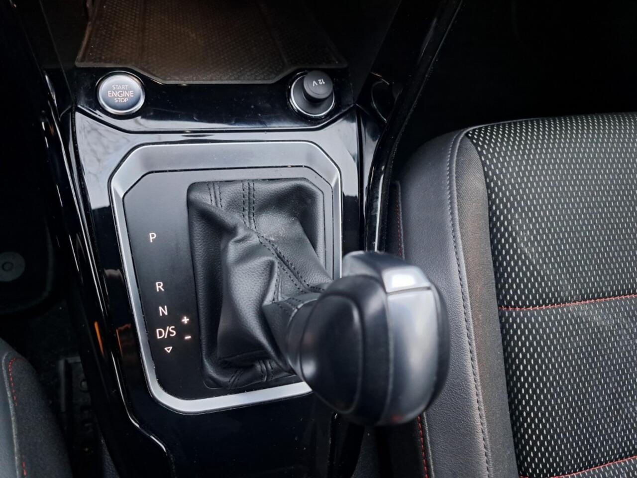 Volkswagen T-Roc 1.5 TSI 150 Pk Sport Business Dsg-7, Camera, Ecc Black Style