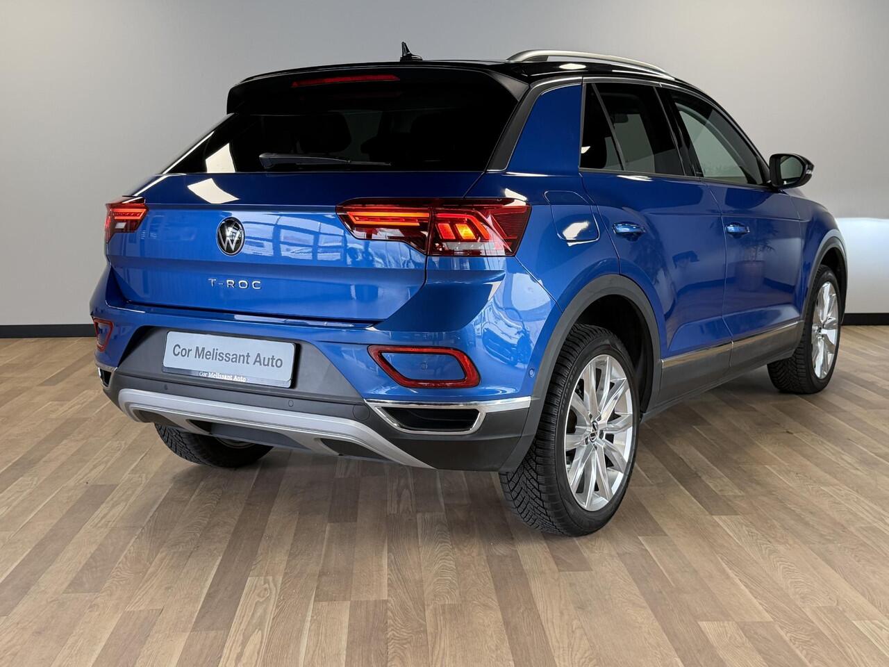 Volkswagen T-Roc 1.5 TSI Style MASSAGESTOEL/TREKHAAK/KEYLESS/CAMERA//CARPLAY
