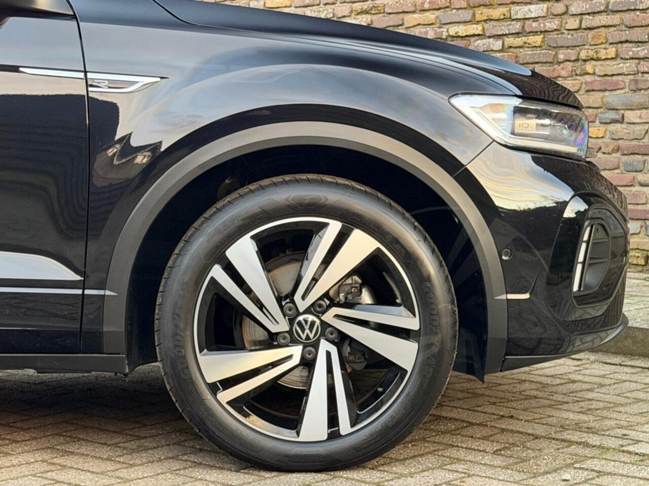 Volkswagen T-Roc 1.5 TSI DSG 2x R-LINE Trekhaak Keyless IQ Light