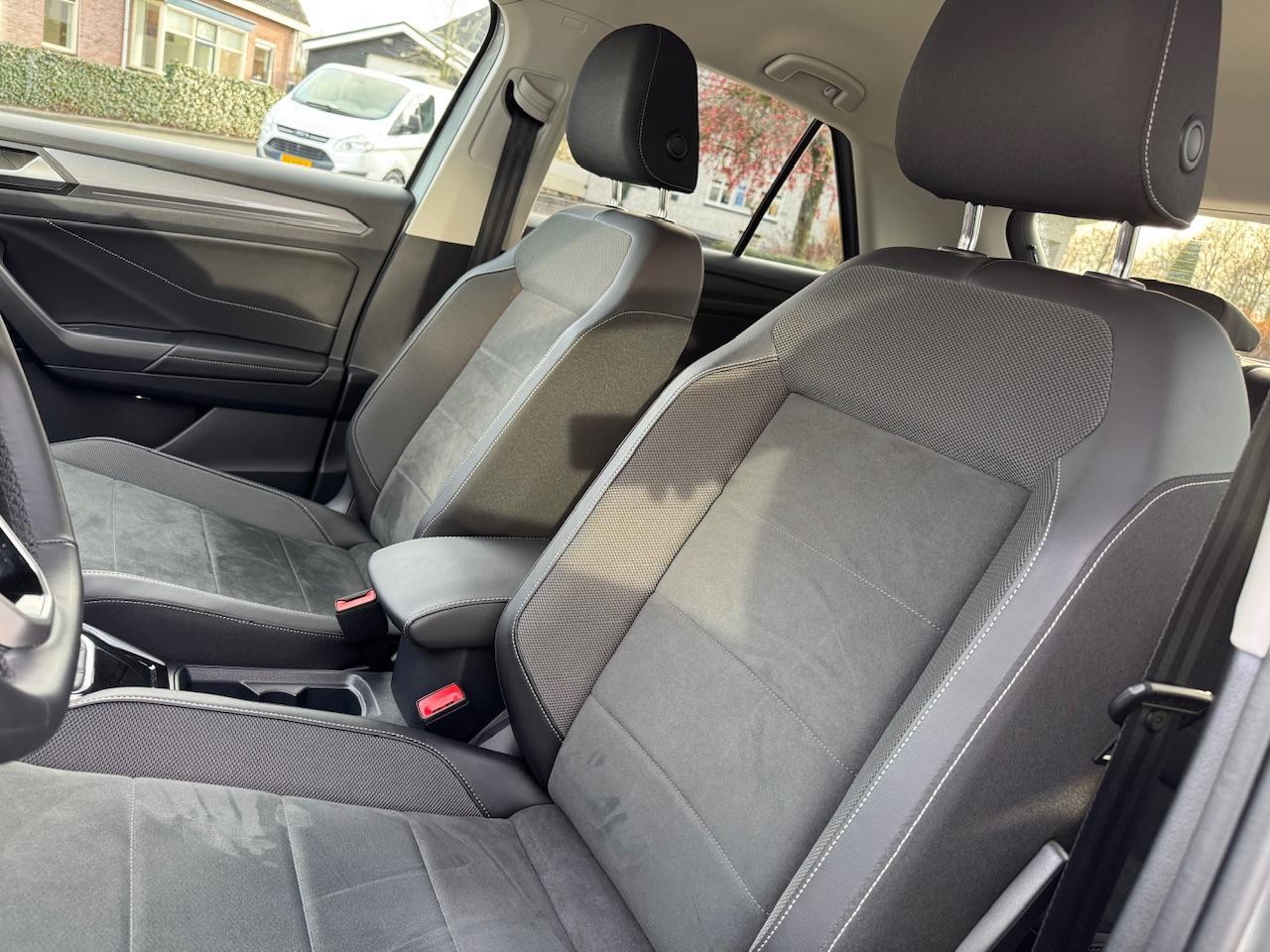 Volkswagen T-Roc 1.5 TSI Style | DSG | Matrix LED | Navi | Camera | App Carplay | 1e eig.