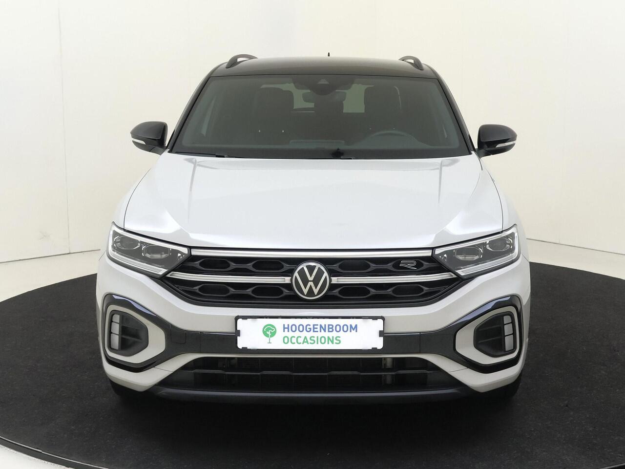 Volkswagen T-Roc 1.5 TSI R-Line | Black style | Achteruitrijcamera | Adaptieve cruise control | Dodehoek detectie | Keyless | CarPlay | Navigatie | Stuurverwarming |