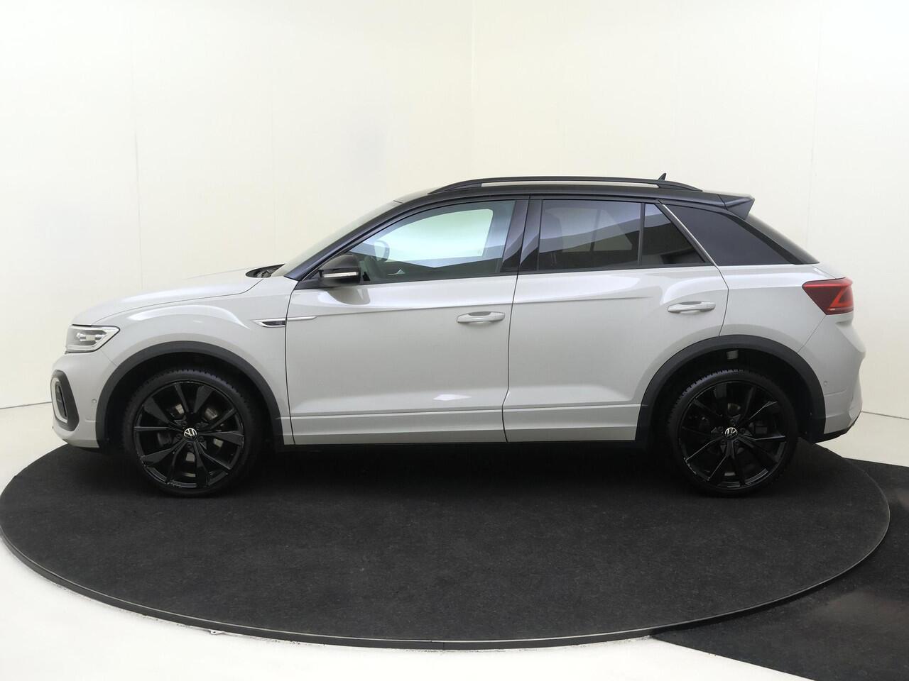 Volkswagen T-Roc 1.5 TSI R-Line | Black style | Achteruitrijcamera | Adaptieve cruise control | Dodehoek detectie | Keyless | CarPlay | Navigatie | Stuurverwarming |