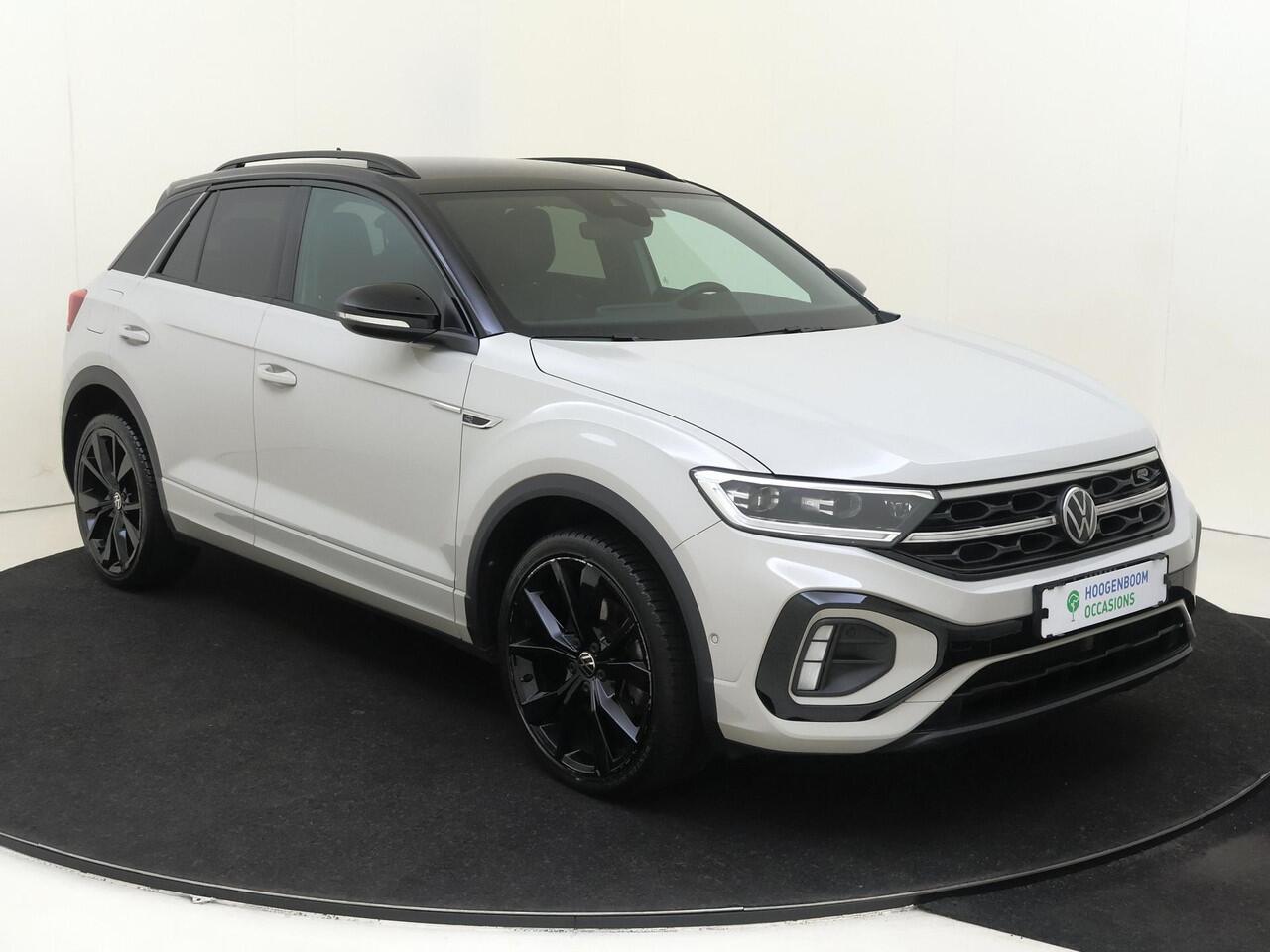 Volkswagen T-Roc 1.5 TSI R-Line | Black style | Achteruitrijcamera | Adaptieve cruise control | Dodehoek detectie | Keyless | CarPlay | Navigatie | Stuurverwarming |