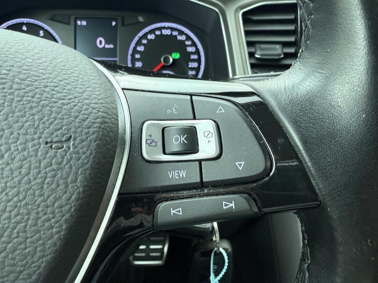 Volkswagen T-Roc 1.5 TSI Style | 150 PK | Automaat | Trekhaak | Adaptive cruise control |