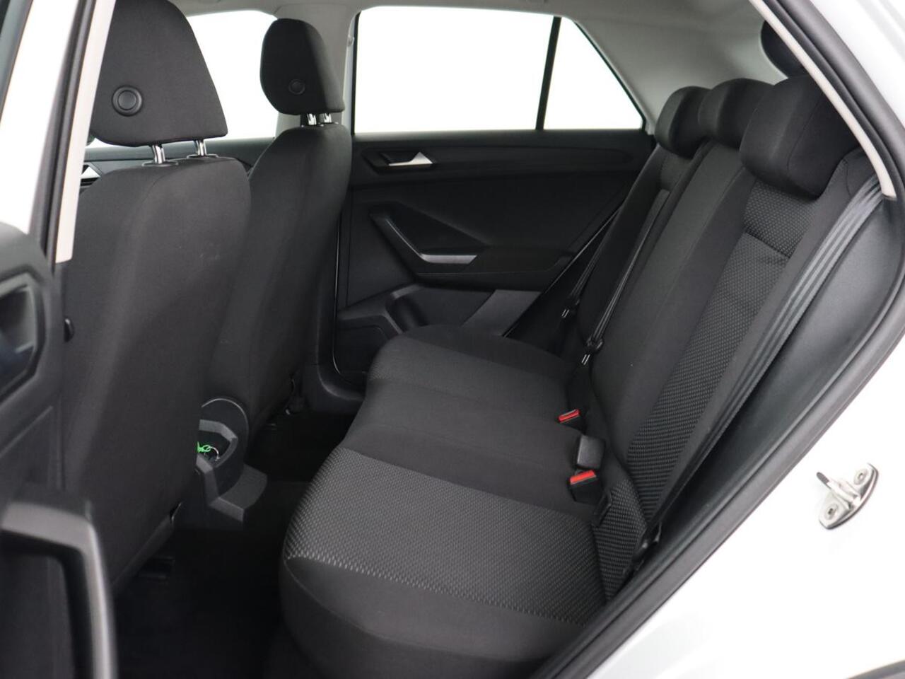 Volkswagen T-Roc 1.0 TSI | Adaptive cruise | Carplay | Airco | DAB | Bluetooth