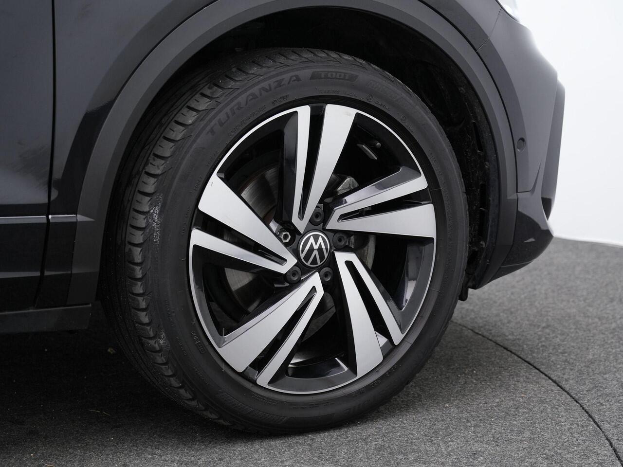 Volkswagen T-Roc 1.5 TSI 150 pk DSG R-Line | Achteruitrijcamera | Stoelverwarming | Navigatie | Adaptive Cruise