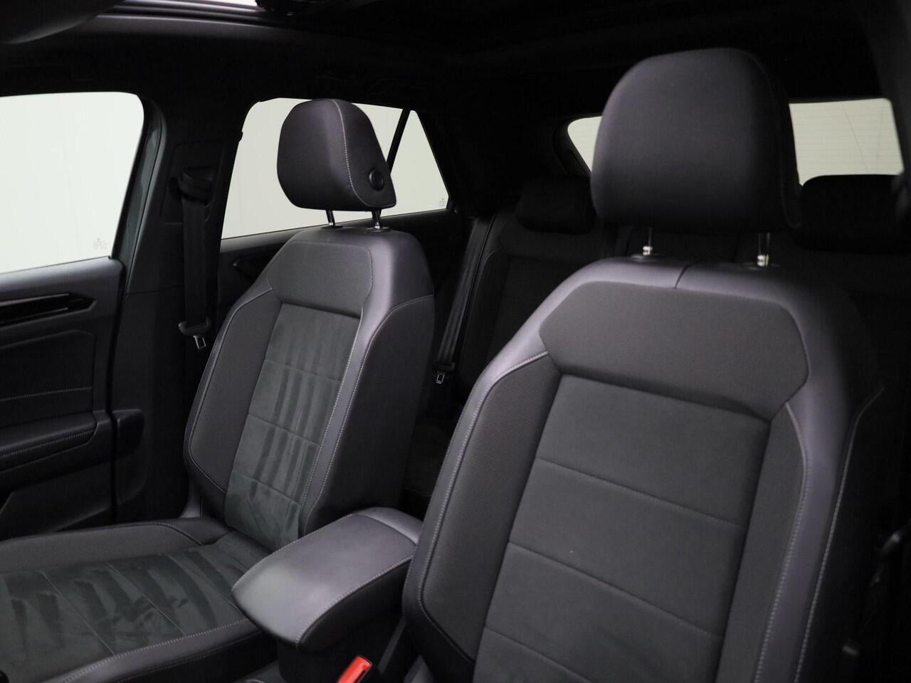 Volkswagen T-Roc 1.0TSI/110PK Style · Panoramadak · Stoelverwarming · Apple/Android Car Play · Garantie t/m 03-11-2027 of 100000km.