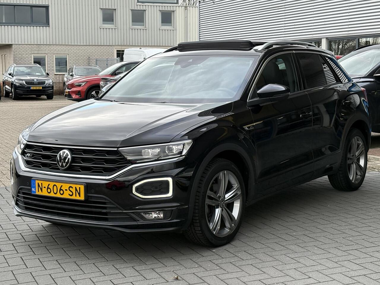 Volkswagen T-Roc 1.5 TSI Sport Business R-Line | VOL! | Panoramadak | Beats Audio | Stoelverwarming | Adaptive Cruise |