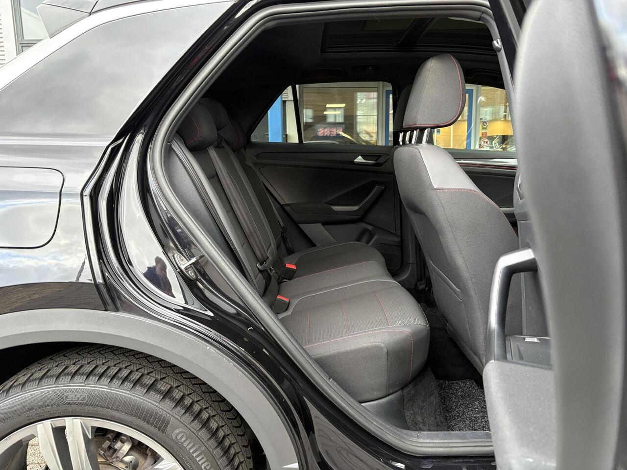 Volkswagen T-Roc 1.5 TSI Sport Business R-Line | VOL! | Panoramadak | Beats Audio | Stoelverwarming | Adaptive Cruise |