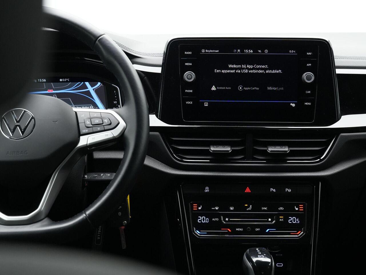 Volkswagen T-Roc 1.5 TSI 150 pk DSG Style | Beats | IQ Light | Achteruitrijcamera | Stoelverwarming | Massage | Alcantara