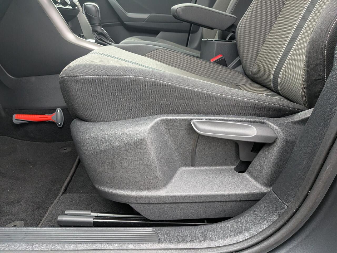 Volkswagen T-Roc 1.5 TSI 150 PK Style | NL-Auto | Automaat | Navigatie | Adaptieve Cruise Control | Parkeersensoren | 1e Eigenaar