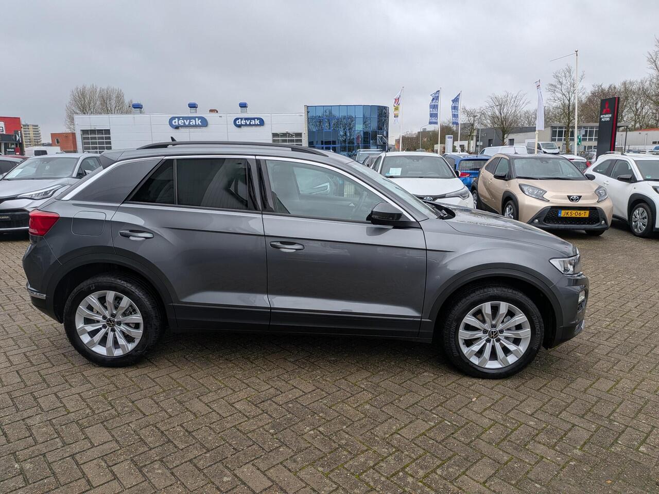 Volkswagen T-Roc 1.5 TSI 150 PK Style | NL-Auto | Automaat | Navigatie | Adaptieve Cruise Control | Parkeersensoren | 1e Eigenaar