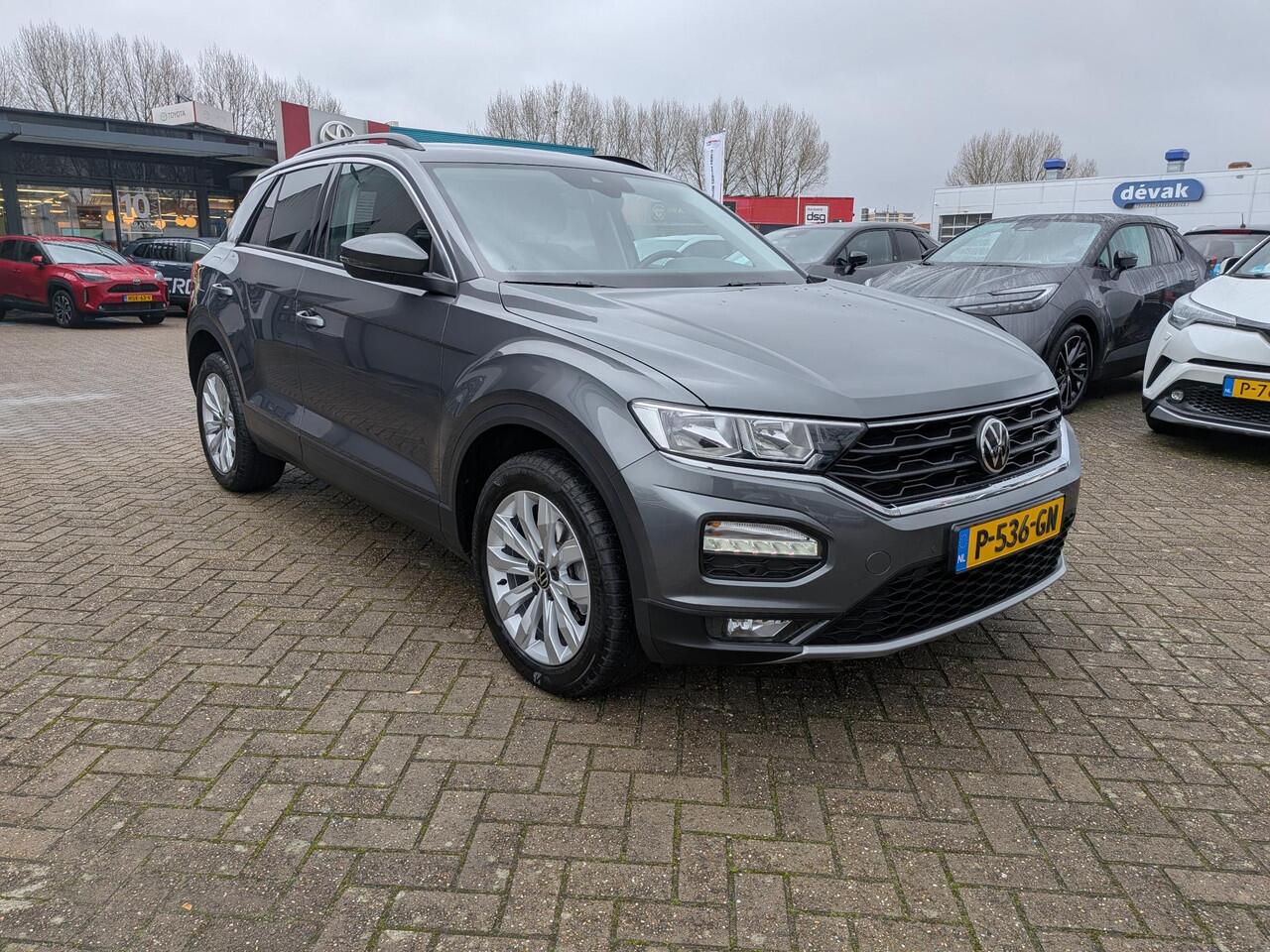 Volkswagen T-Roc 1.5 TSI 150 PK Style | NL-Auto | Automaat | Navigatie | Adaptieve Cruise Control | Parkeersensoren | 1e Eigenaar