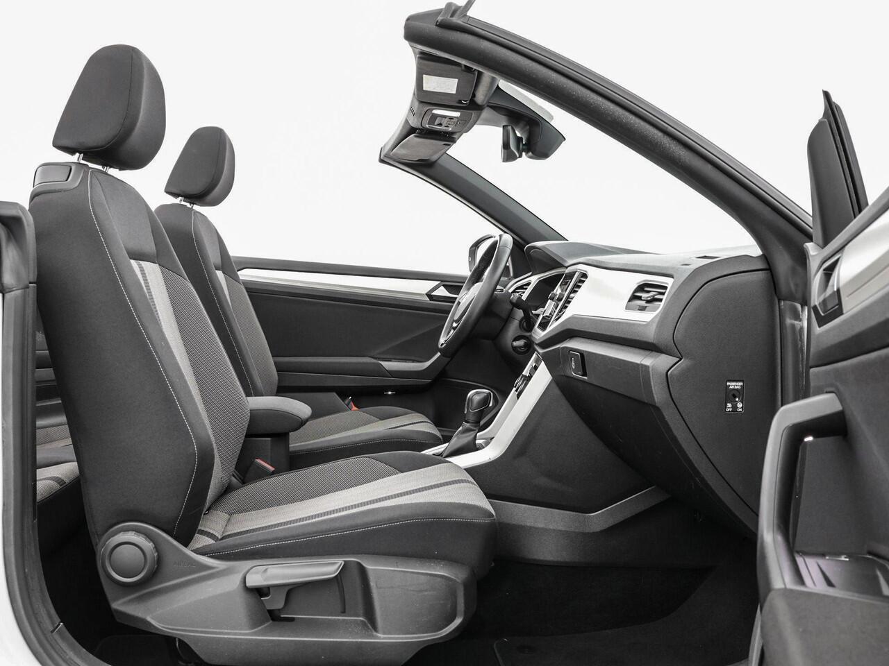 Volkswagen T-Roc Cabrio 1.5 TSI 150pk DSG Style · Apple/Android Car Play · Stoelverwarming · Alarm · Navigatie · P-Sensoren · 17'' Inch ·