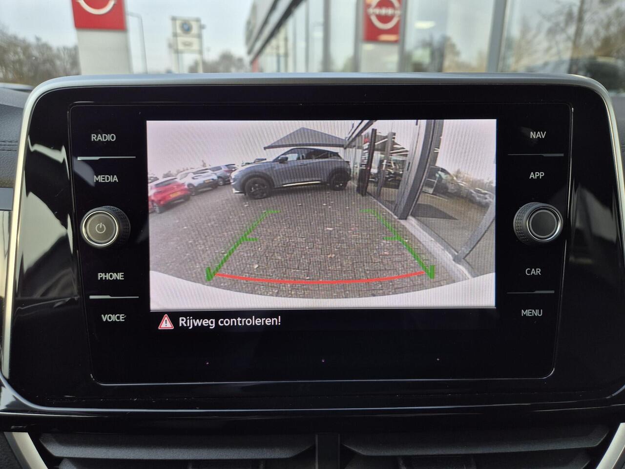 Volkswagen T-Roc 1.5 TSI R-Line Business+ | Navigatie | Automaat |