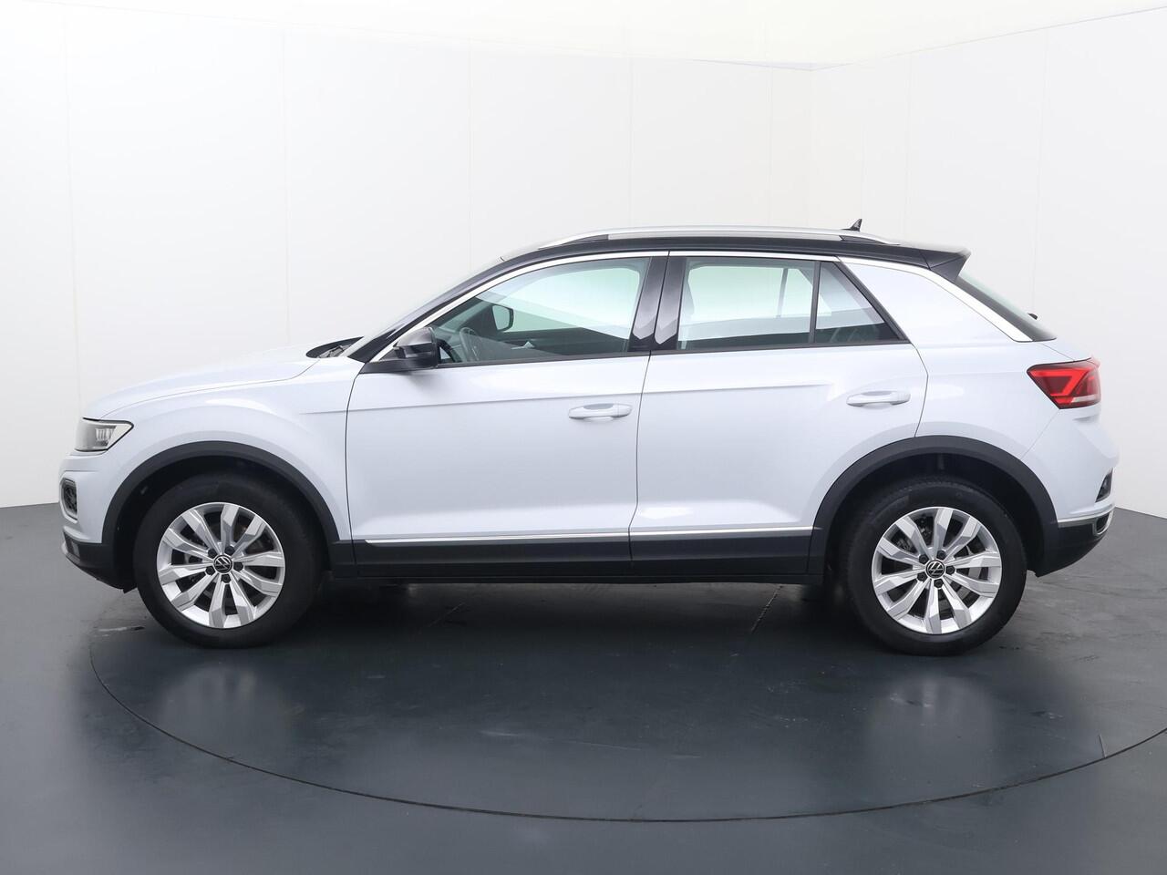 Volkswagen T-Roc 1.5 TSI Sport | 150 PK | Adaptive cruise control | Apple Carplay/Android Auto | Keyless | LED verlichting |
