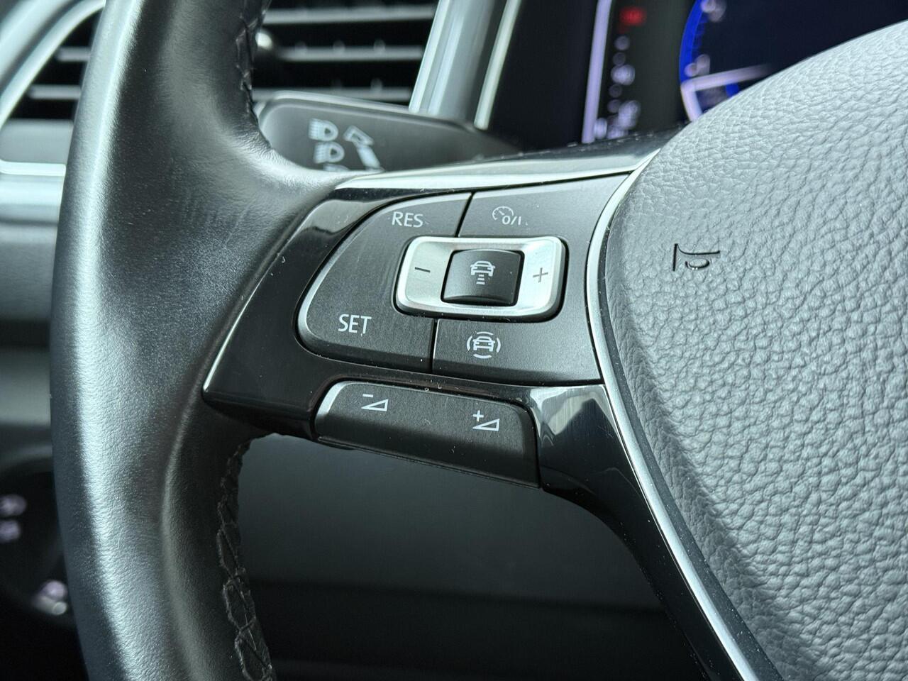 Volkswagen T-Roc 1.5 TSI Sport | 150 PK | Adaptive cruise control | Apple Carplay/Android Auto | Keyless | LED verlichting |