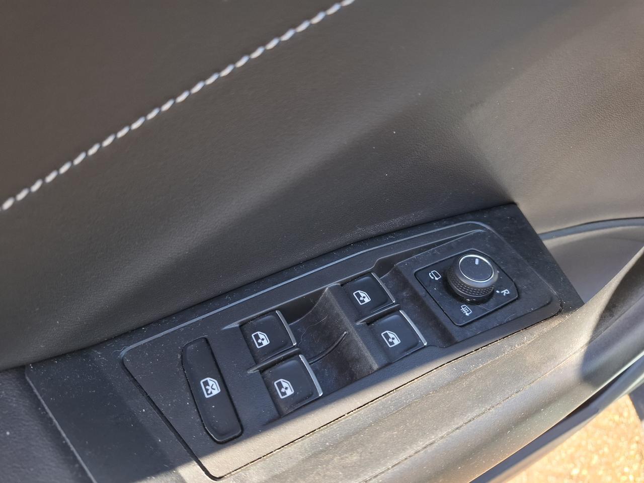 Volkswagen T-Roc 1.5 Style Automaat, Climatronic, Digitaal Ins