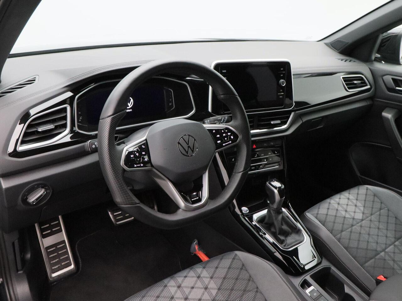 Volkswagen T-Roc 1.5 TSi R-Line Business+ 150 Pk Automaat | Stoel/Stuur verwarming | Adaptive Cruise | Navigatie | CarPlay | Camera | 18 Inch | 13.144Km !!