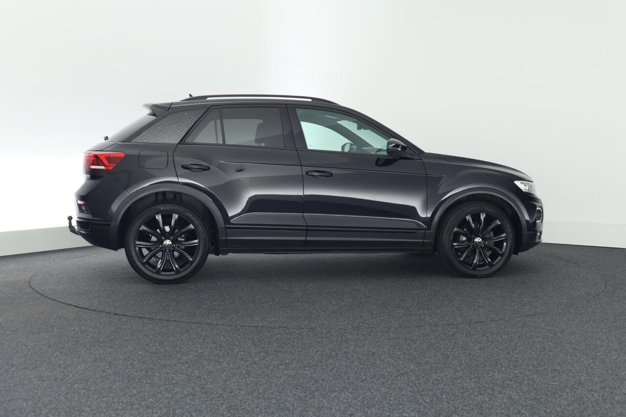 Volkswagen T-Roc 1.5 TSI 150pk DSG Sport Black Style Trekhaak Led Stoelverwarming Virtual Cockpit Navigatie
