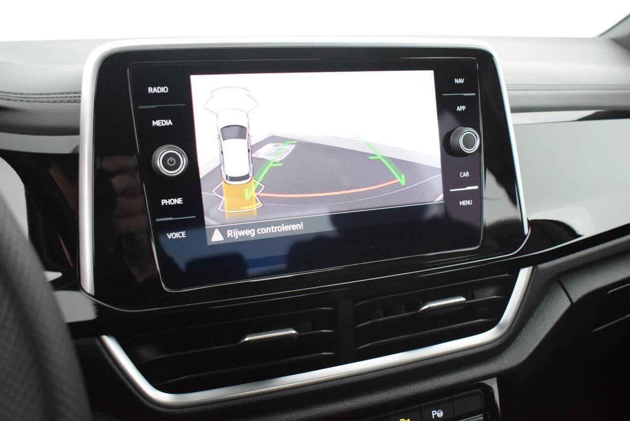 Volkswagen T-Roc 1.5 TSI 150pk DSG R-Line Business Camera Stoelverwarming Virtual Cockpit Navigatie