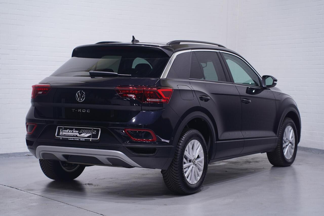 Volkswagen T-Roc 1.0 TSI Life Apple Carplay Clima PDC v+a Led koplampen Virtual cockpit Stoelverwarming
