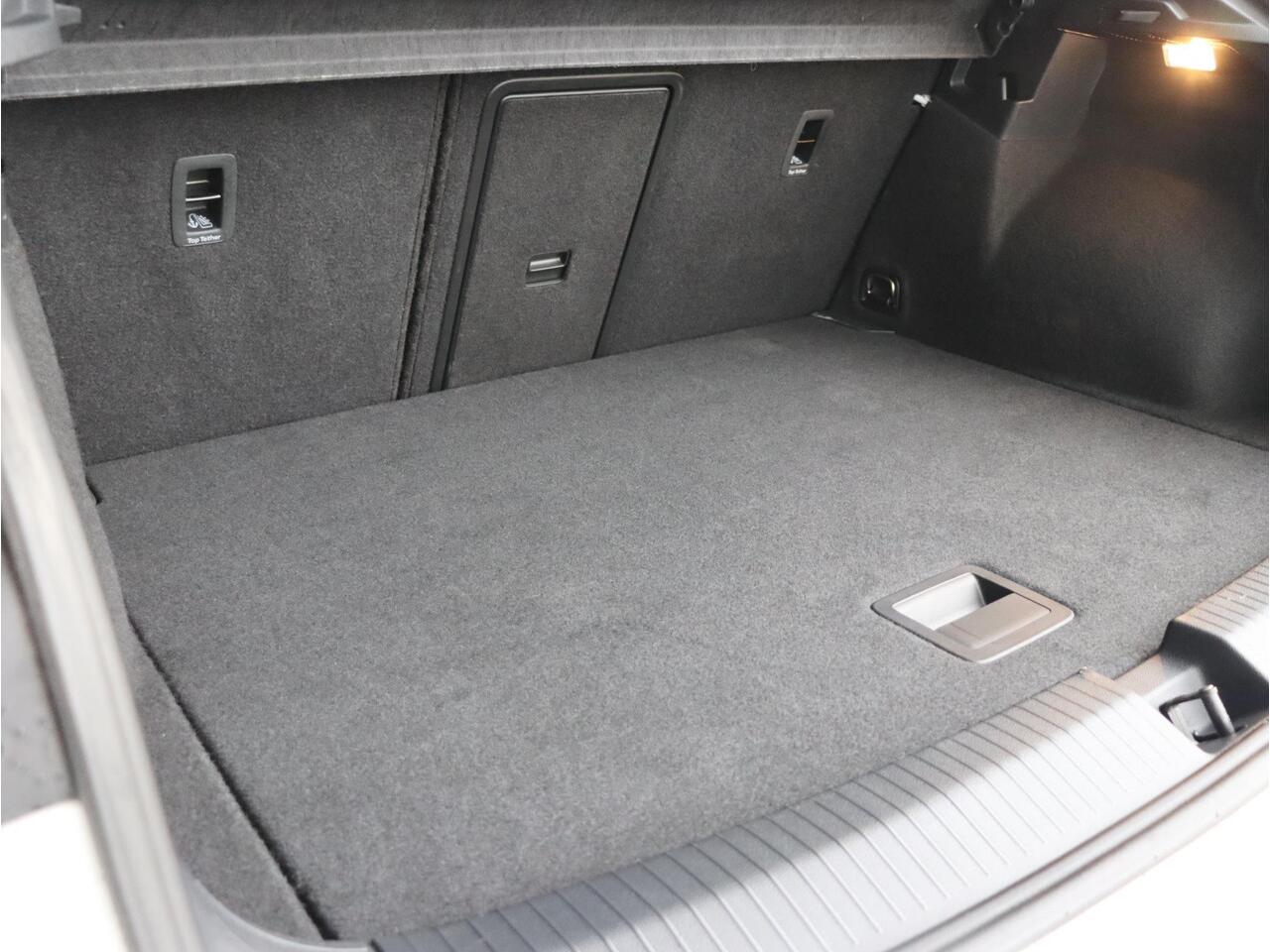 Volkswagen T-Roc 1.0 TSI R-Line Business | Apple Carplay | Stoelmassage | PDC |