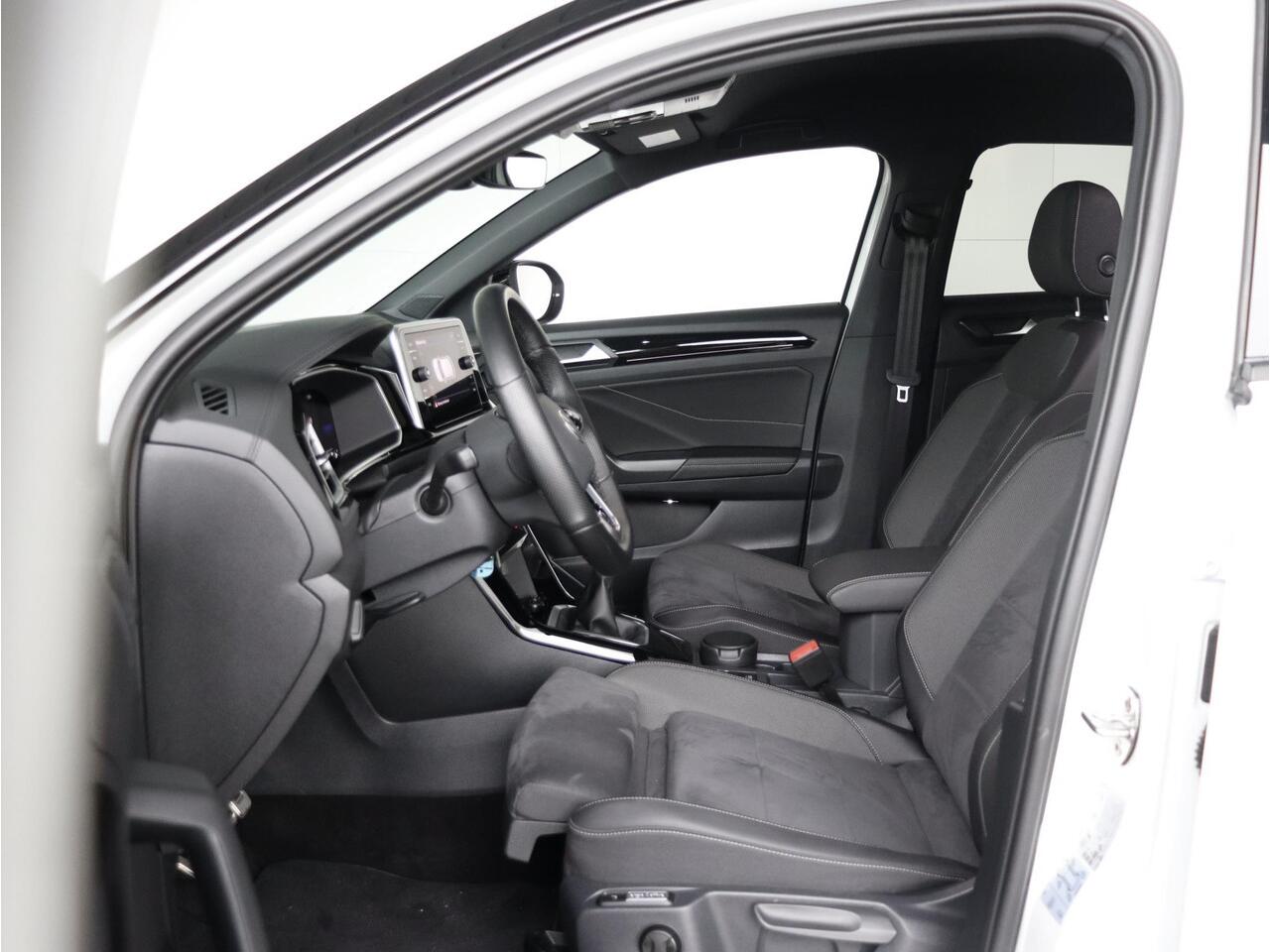 Volkswagen T-Roc 1.0 TSI R-Line Business | Apple Carplay | Stoelmassage | PDC |