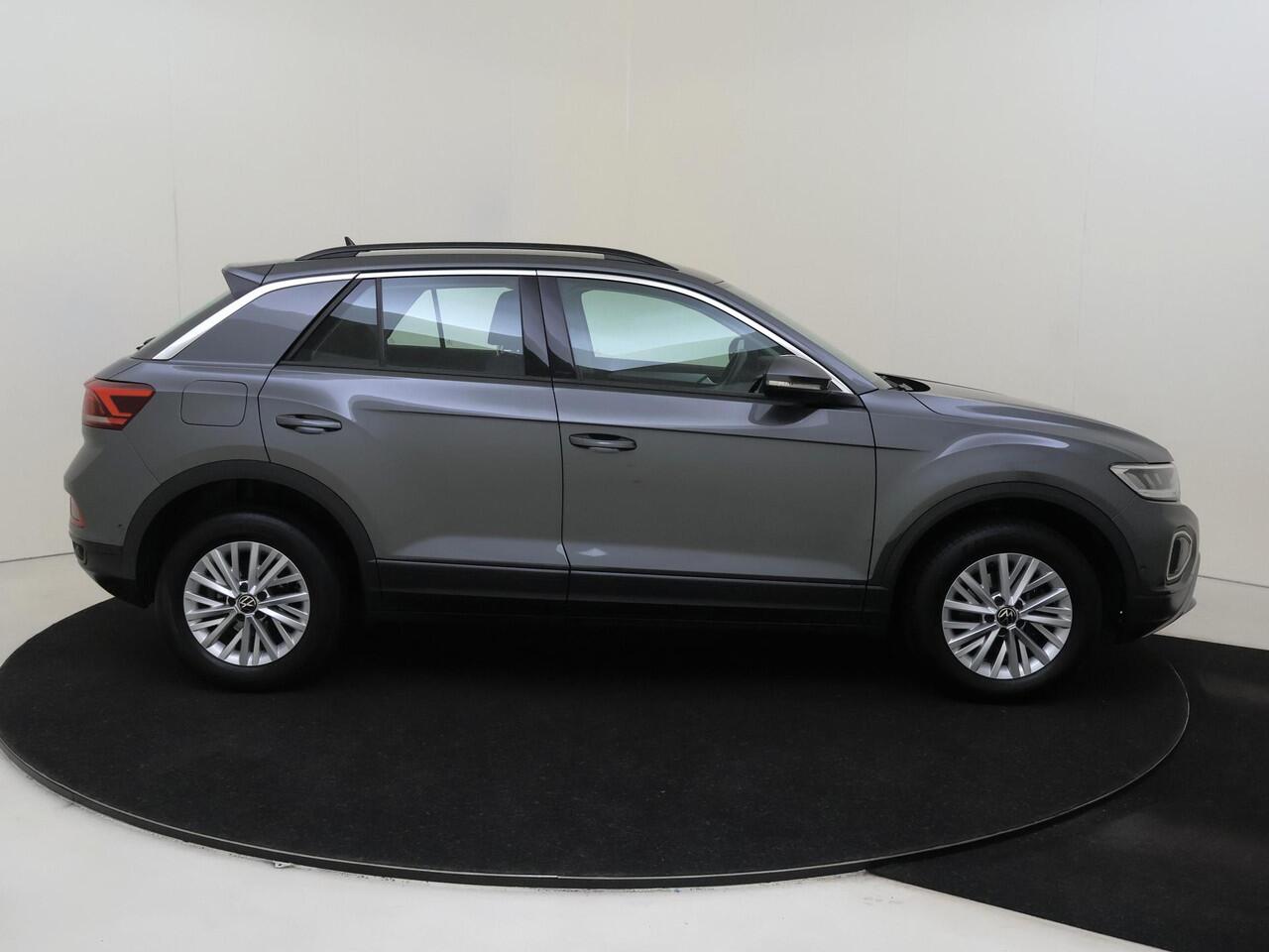 Volkswagen T-Roc 1.0 TSI Life | CarPlay | Adaptieve cruise control | Parkeerassistent | Elektrisch inklapbare buitenspiegels | Airco | Parkeersensoren | Bluetooth |
