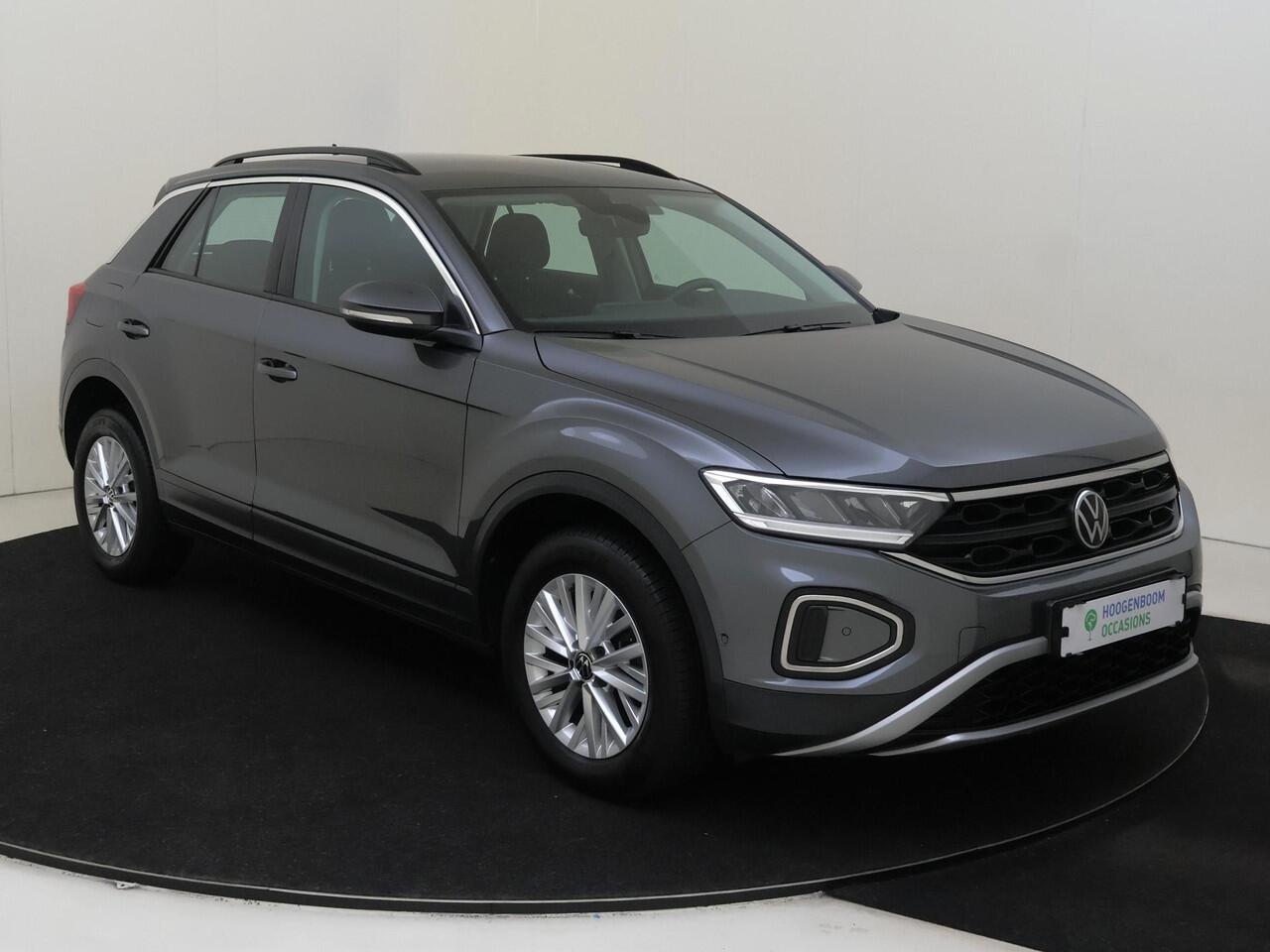 Volkswagen T-Roc 1.0 TSI Life | CarPlay | Adaptieve cruise control | Parkeerassistent | Elektrisch inklapbare buitenspiegels | Airco | Parkeersensoren | Bluetooth |