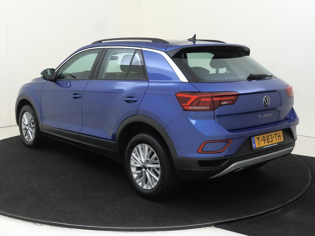 Volkswagen T-Roc 1.0 TSI Life | Parkeerassistent | Adaptieve cruise control | CarPlay | Navigatie | Lane assist | Digital cockpit | Elektrisch inklapbare buitenspiegels |